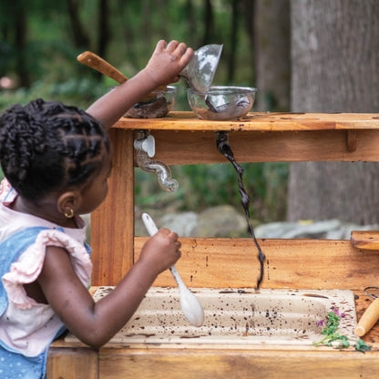 G52010 Outdoor Mud Kitchen Lifestyle 4508