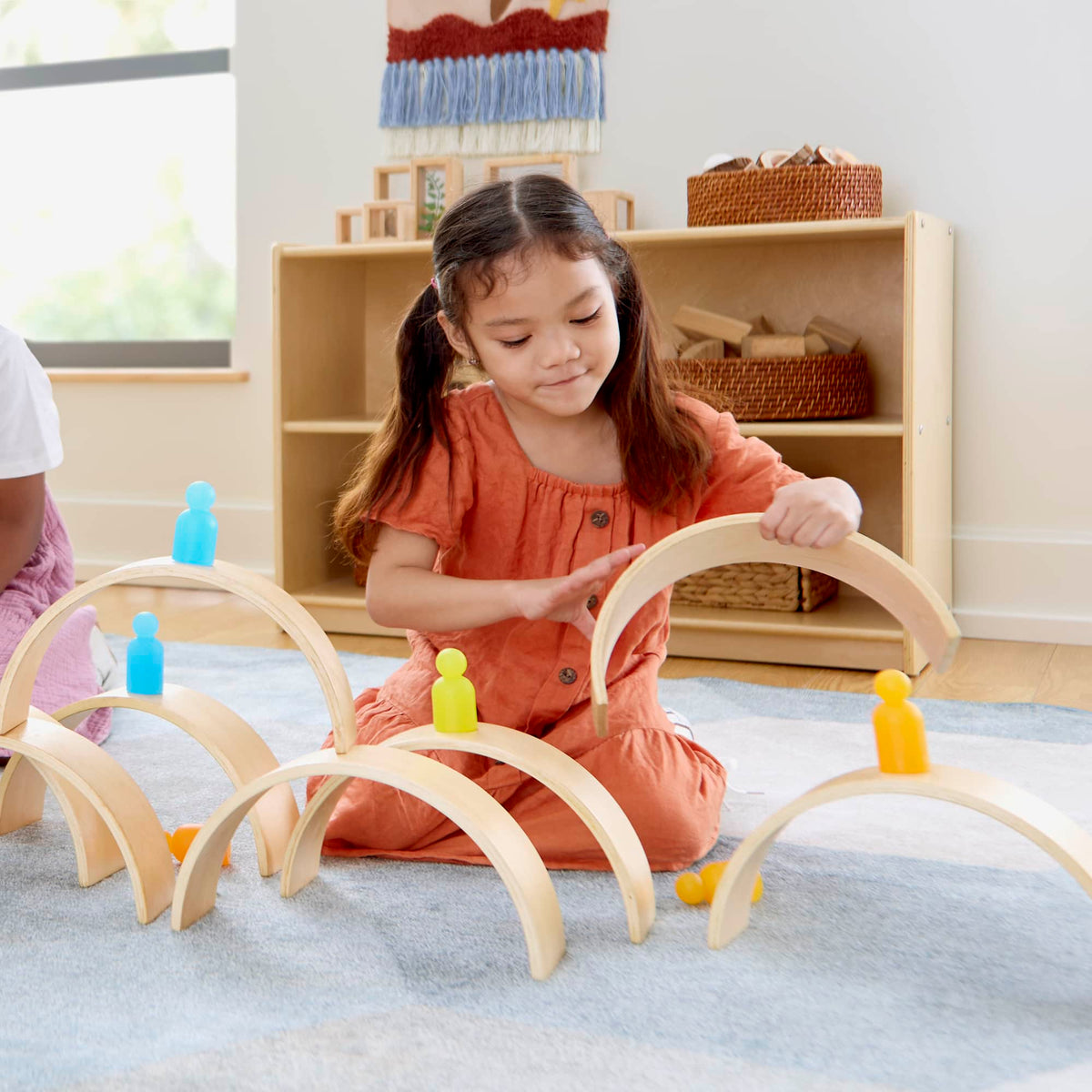 G6230 47493 Arches and Tunnels Lifestyle 172