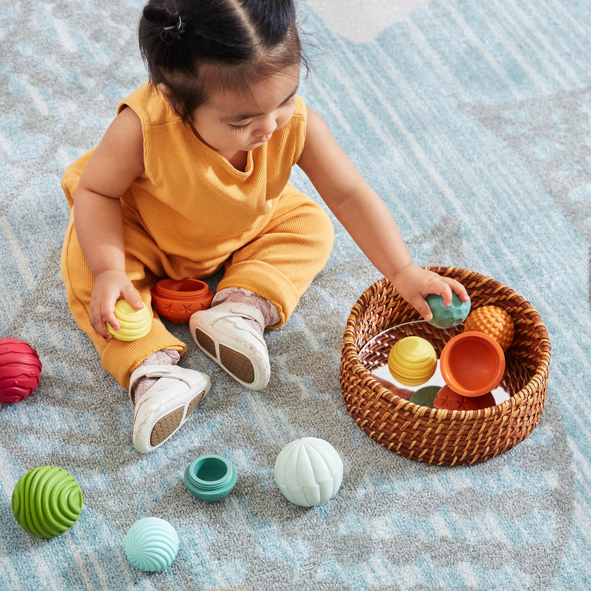 300557 Textured Mix and Match Balls Lifestyle 3