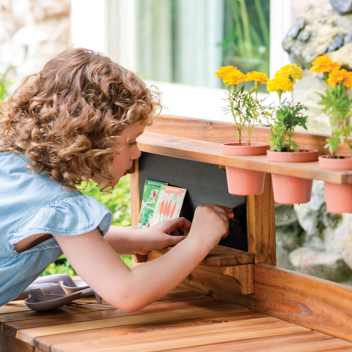 G78200 Martha Stewart Outdoor Potting Bench Lifestyle 5625