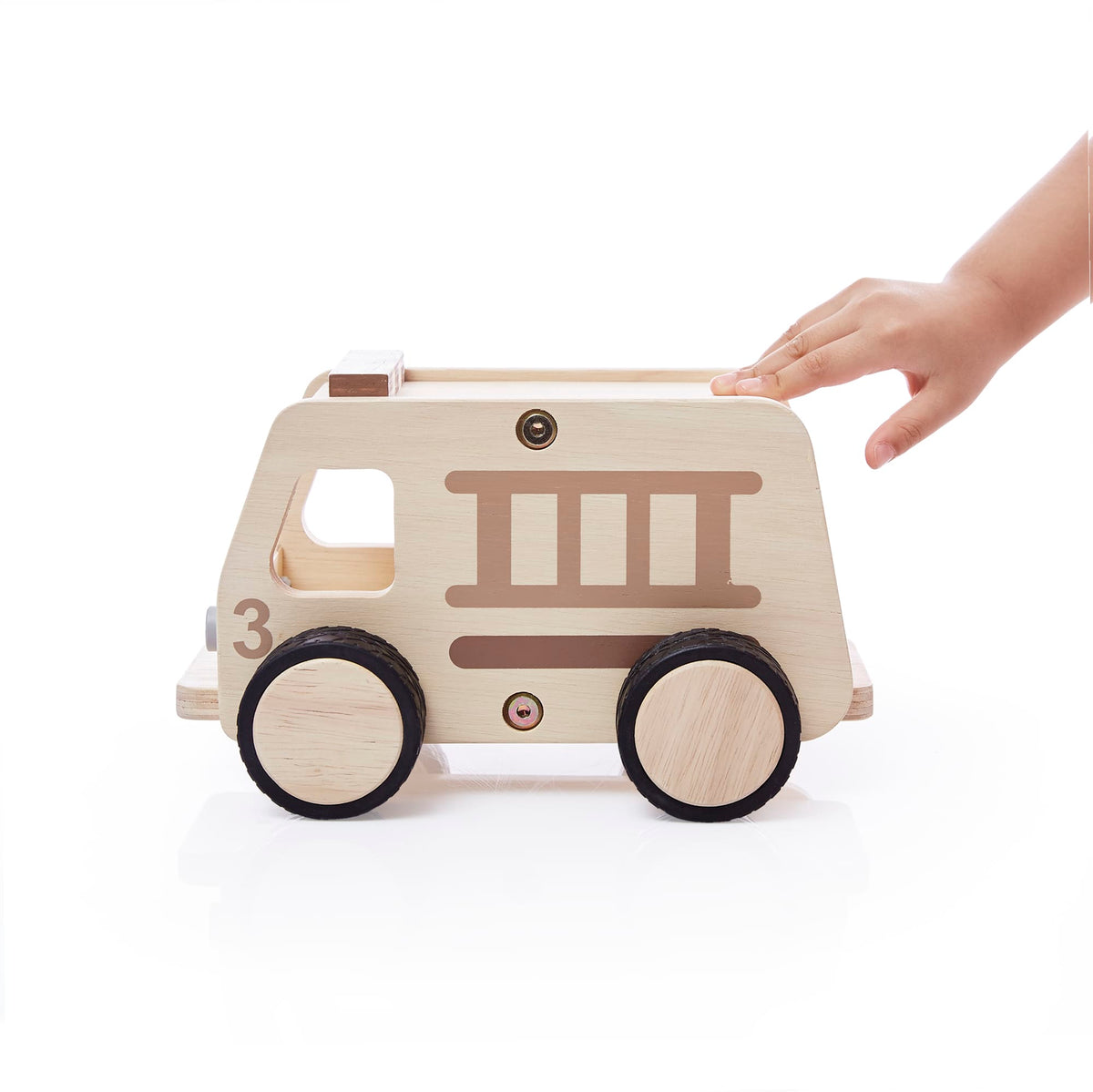 G6723 Wooden Fire Truck Product with Hand