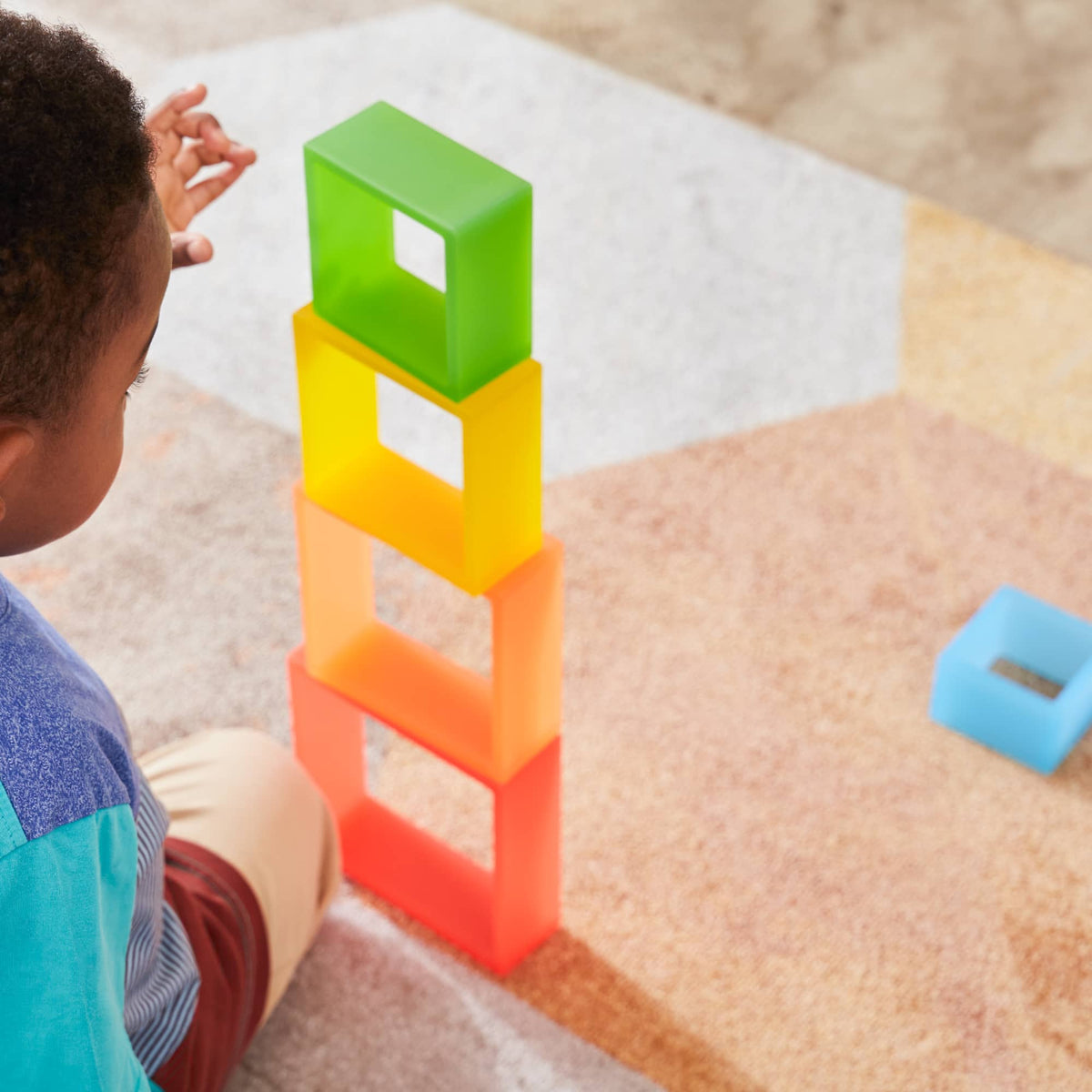 300615 Discovery Squares Primary Lifestyle 1 | Multicolor