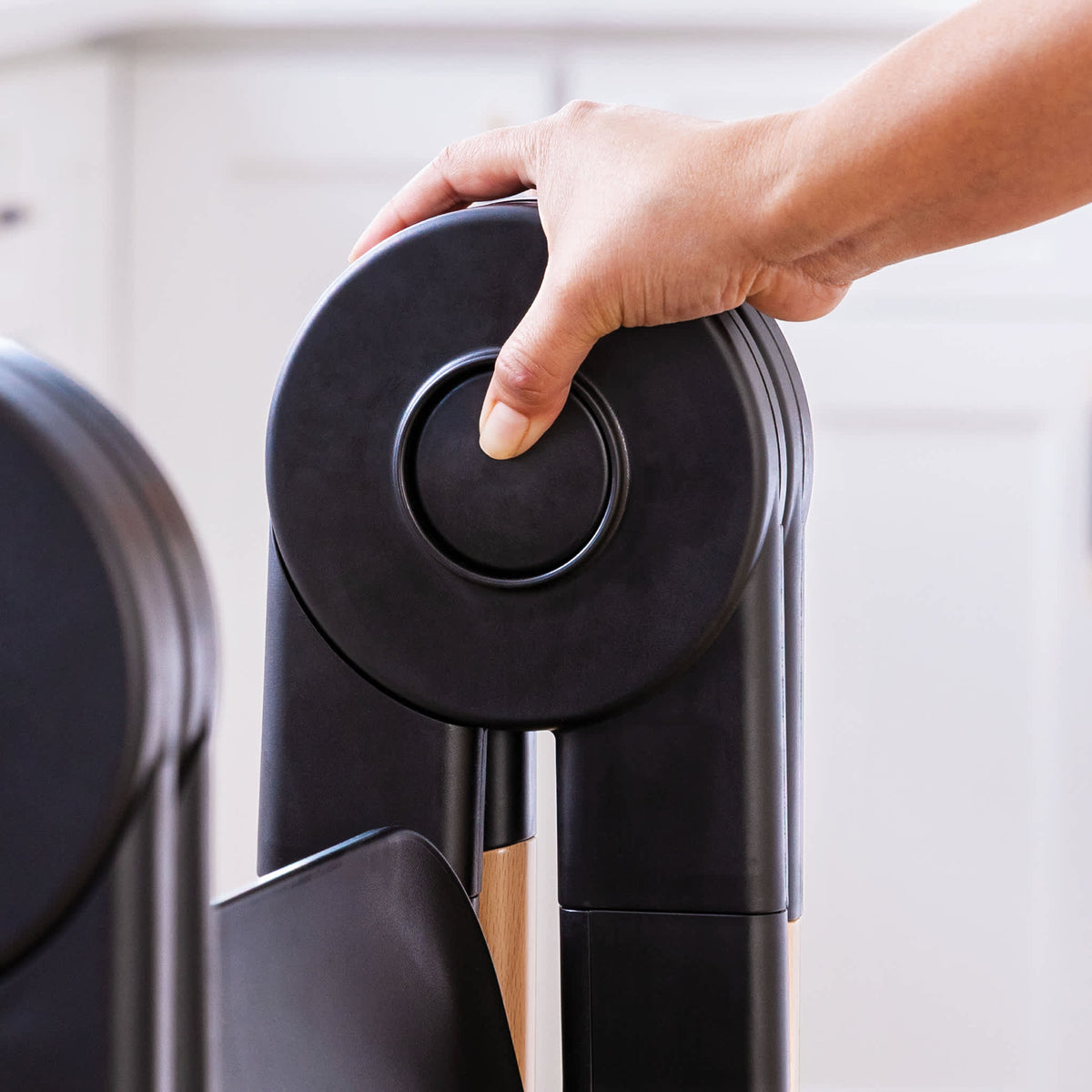 G97361 Kitchen Helper Flex Black Lifestyle 0924 | Black