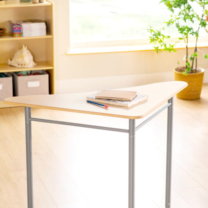 G27662 Standing Desk Triangle Env Detail 4163 | Triangle